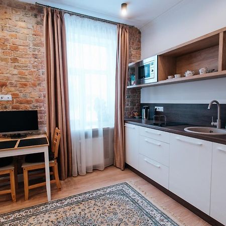Stylish Latvian-Style Studio Apartment Near City Center, Parks, Cafes & Public Transit รีกา ภายนอก รูปภาพ