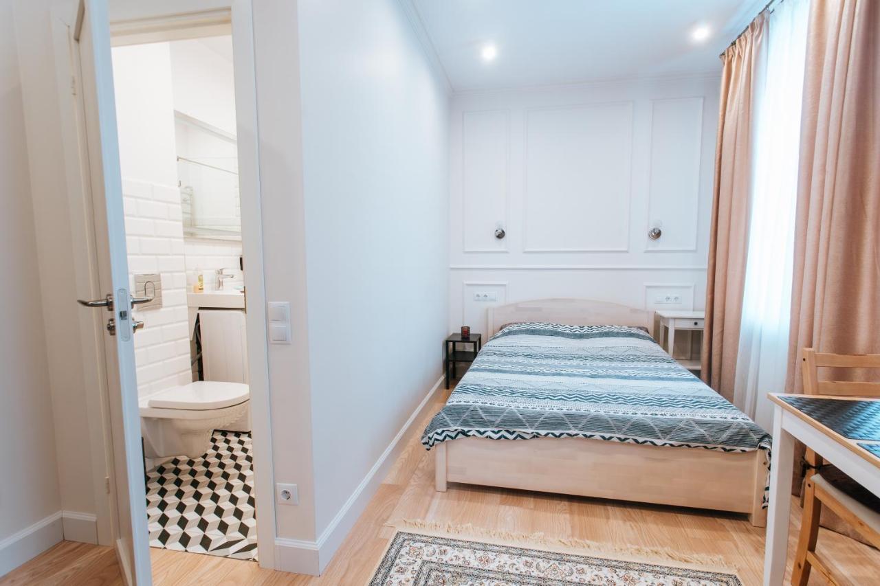 Stylish Latvian-Style Studio Apartment Near City Center, Parks, Cafes & Public Transit รีกา ภายนอก รูปภาพ