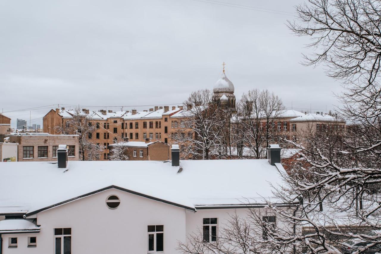 Stylish Latvian-Style Studio Apartment Near City Center, Parks, Cafes & Public Transit รีกา ภายนอก รูปภาพ